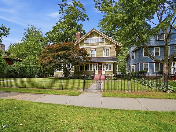 2nd image of 2347 Robinwood Ave