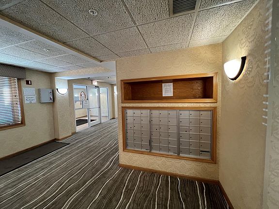 4th image of 10 S Wille St APT 501