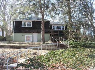 69 Friendship Dr, Rocky Point, NY 11778