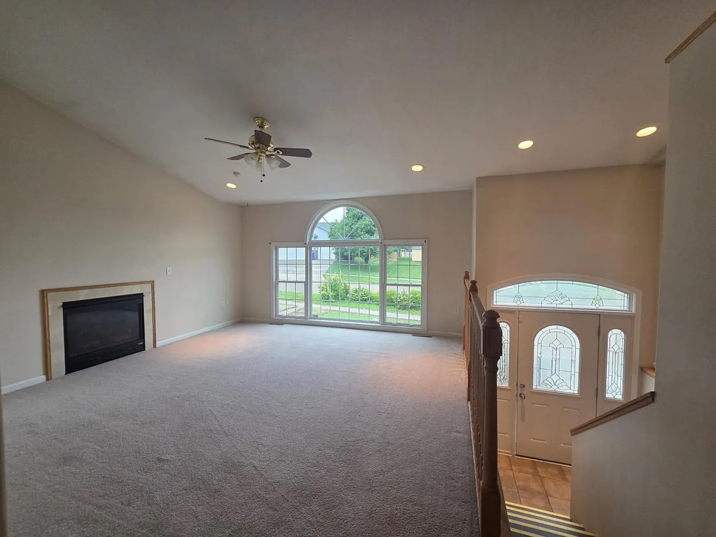 Gorgeous Corner lot Home for Rent! — Photo 4