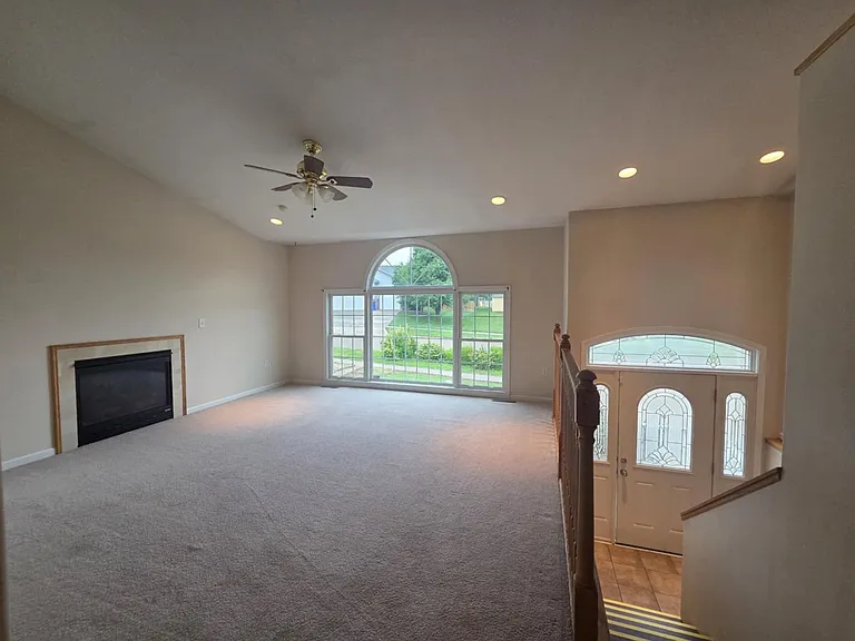 601 Tallgrass Dr — Photo 4