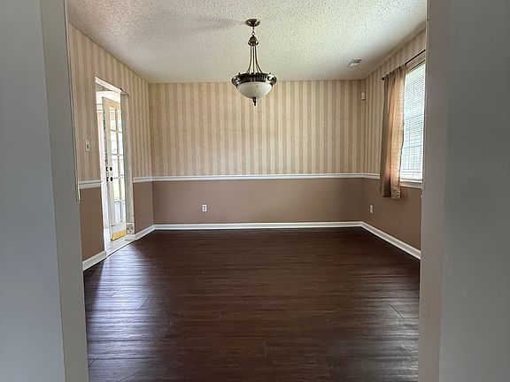 5th image of 904 Shady Hollow Ln