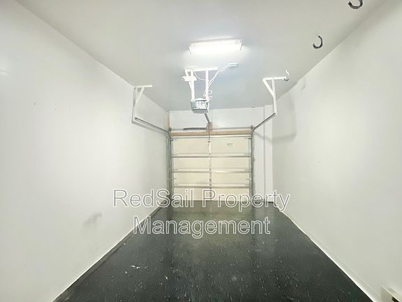 3rd image of 656 Claire Ln