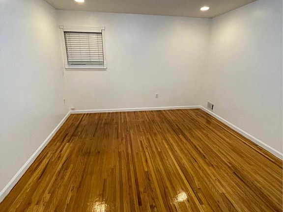 5th image of 431 Eltingville Blvd #1