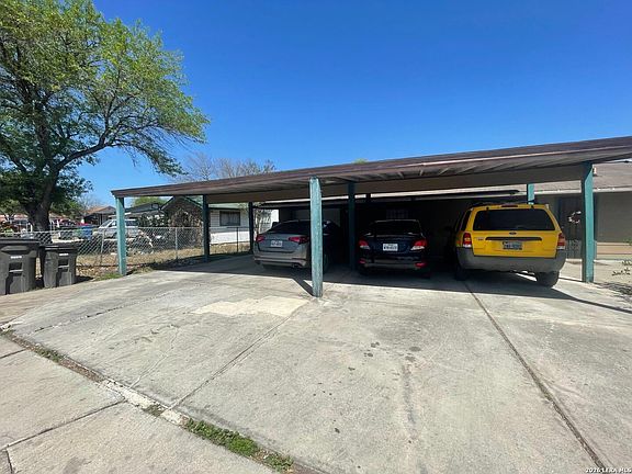 2nd image of 4830 Castle Bridge
