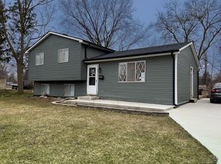 303 Clinton St, Romeo, MI 48065