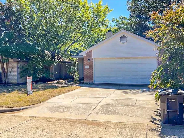 7460 Arbor Hill Dr, Fort Worth, TX 76120