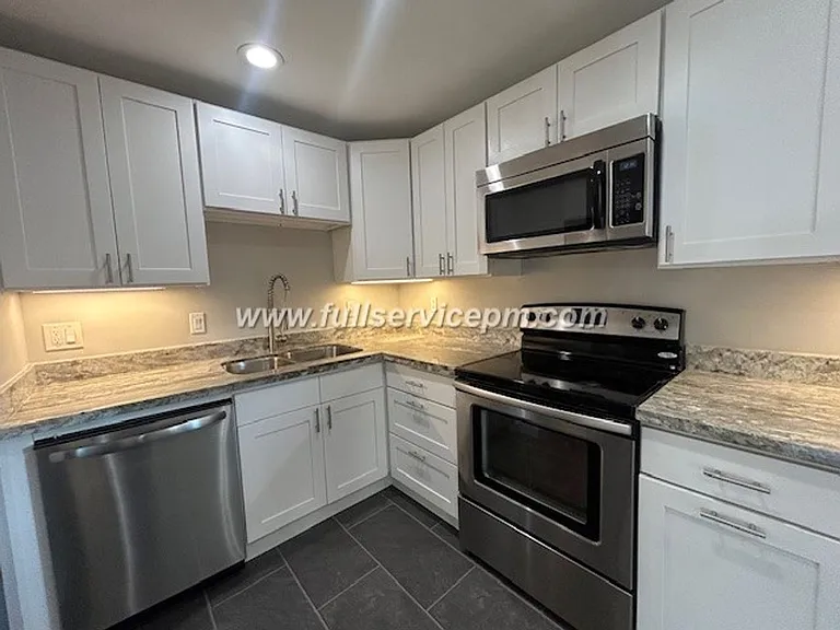 9322 31st Ave SW — Photo 15