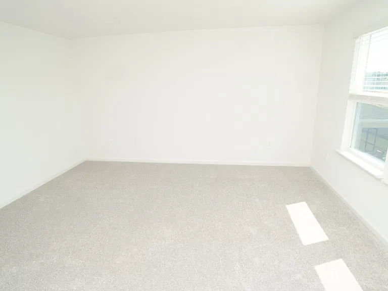 4030 NE 33rd Ave — Photo 19