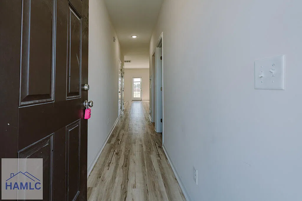 5 bed, 3.0 bath, 2256 sqft, $2,450 — Photo 4