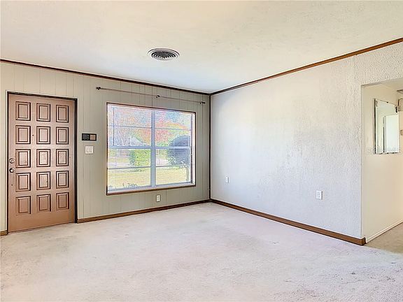 3rd image of 14414 Sussex Dr