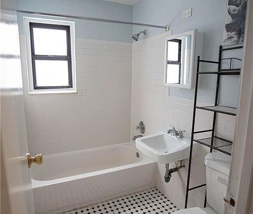 4th image of 130A West St #53