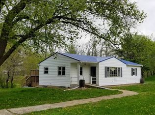 13 Grandview Dr, Mt Sterling, IL 62353