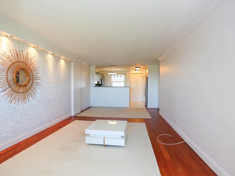 91 Strawberry Hill Ave #923 — Photo 17