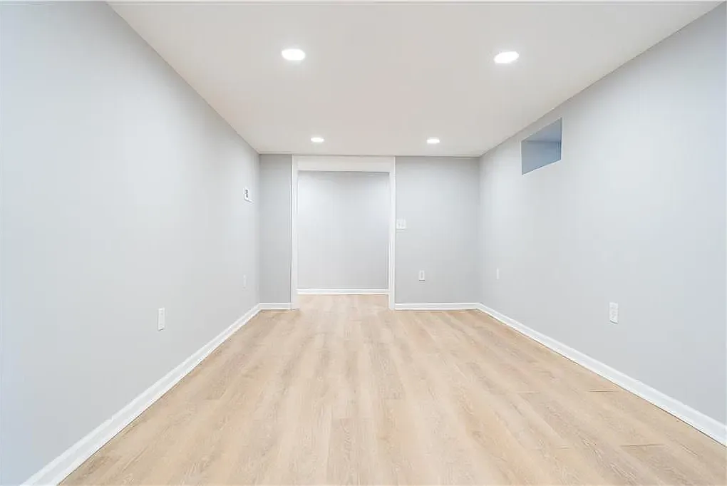 400 N Morse Ave — Photo 1