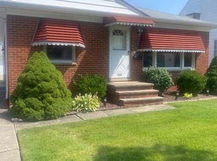 659 Pendley Rd, Willowick, OH 44095
