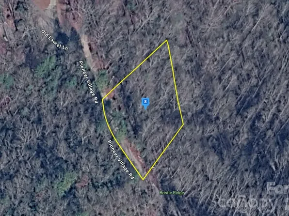 200 Pioneer Village Rd, Franklin, NC 28734