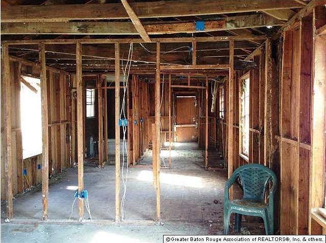 2nd image of 2337 Carolina St