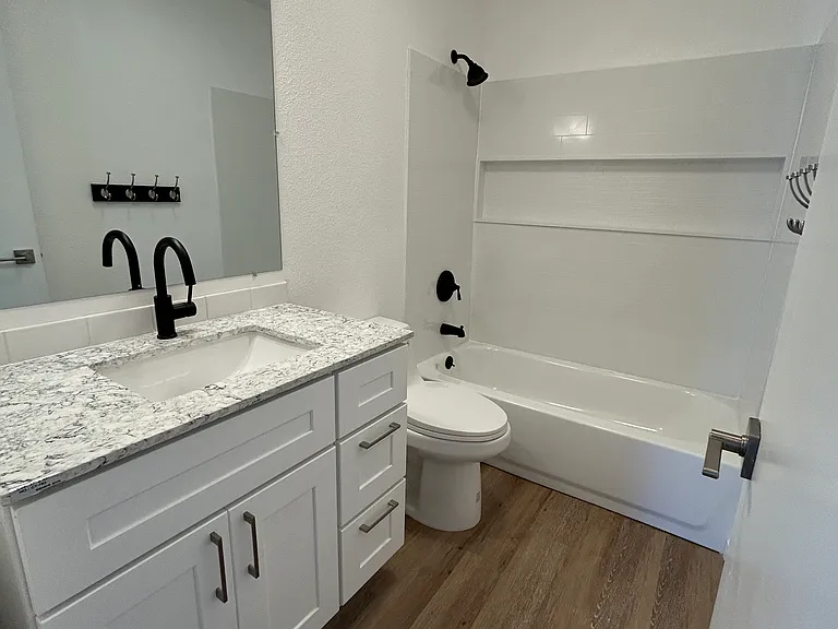 2829 Apple Valley Ln #3 — Photo 10