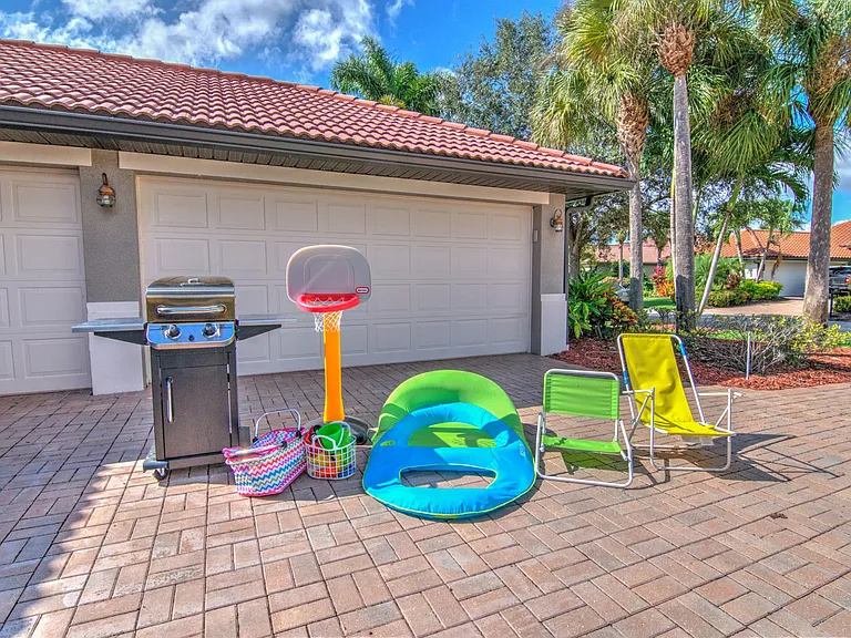 12525 Astor Pl #ID1049698P — Photo 28