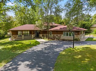 4520 Ivanhoe Ave, Lisle, IL 60532
