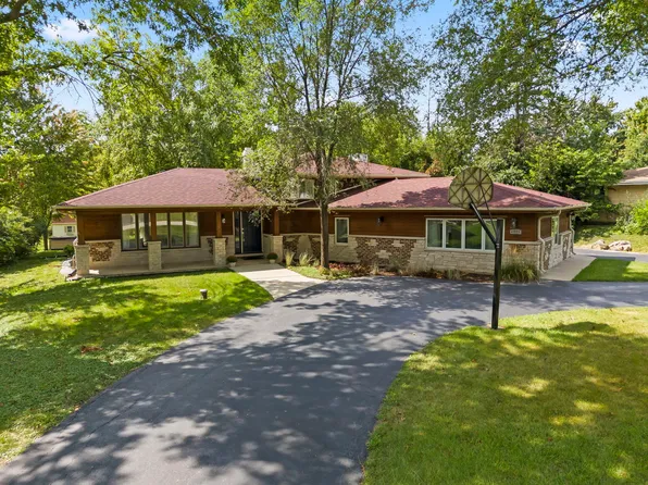4520 Ivanhoe Ave, Lisle, IL 60532