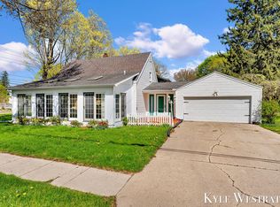 405 S 1st St, Edmore, MI 48829