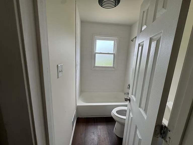 8536 Gilmore Ave — Photo 10