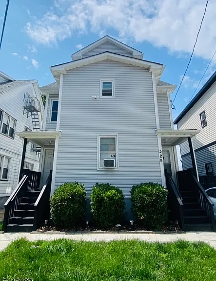 329 Myrtle Ave — Photo 1