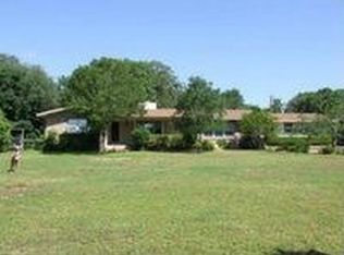 135 Royal Oaks Rd, Kerrville, TX 78028