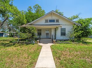 619 W Bell Ave, Rockdale, TX 76567