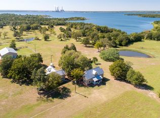 609 Lakeview Rd, Fayetteville, TX 78940