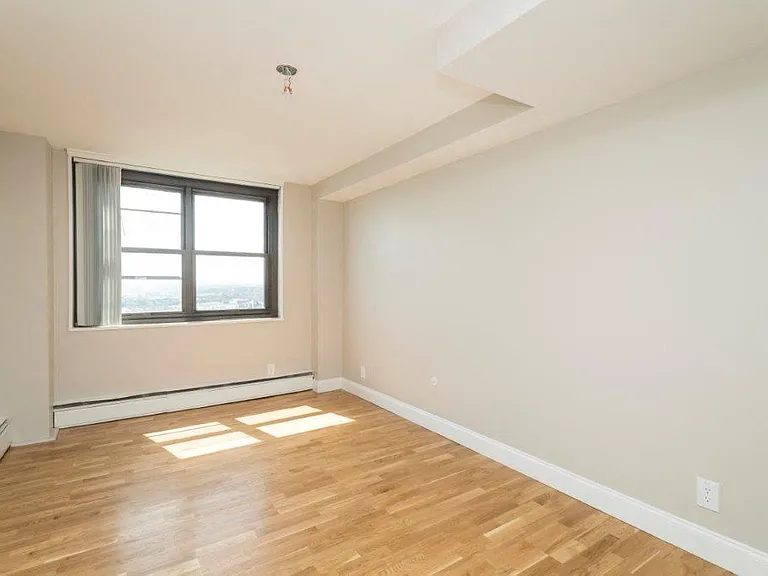 Carson Tower — Photo 87