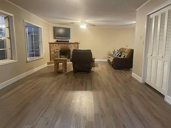 4th image of 2909 Avenue I