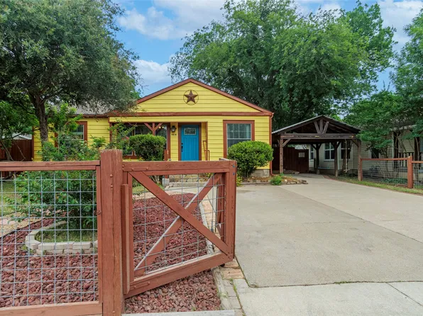 4416 Stadium Dr, Fort Worth, TX 76133