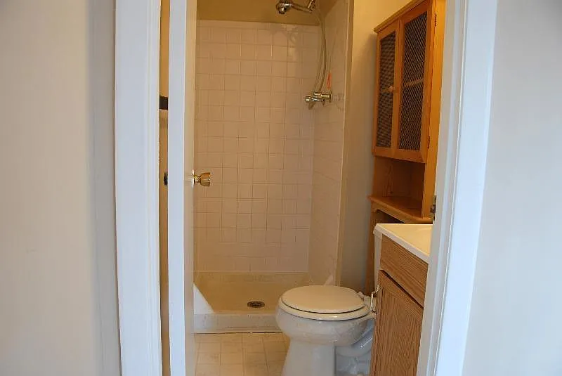 4 bed, 1600 sqft, $3,400 — Photo 3