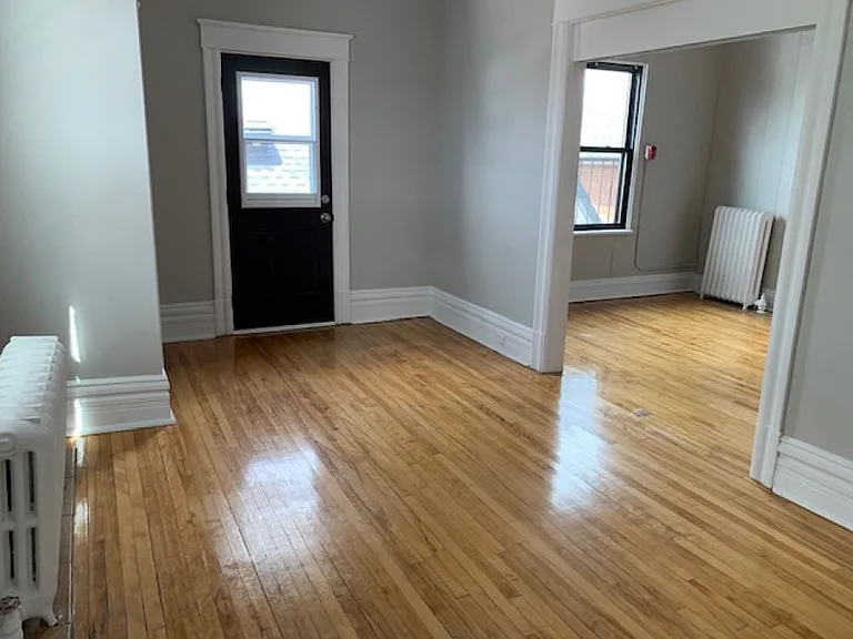 234 Charlotte St — Photo 12