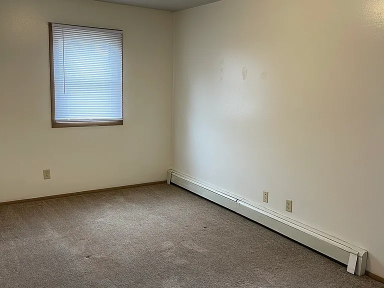 612 E Court St #9 — Photo 7