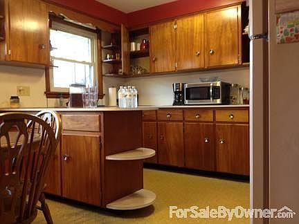 3rd image of 120 E Lincoln Dr