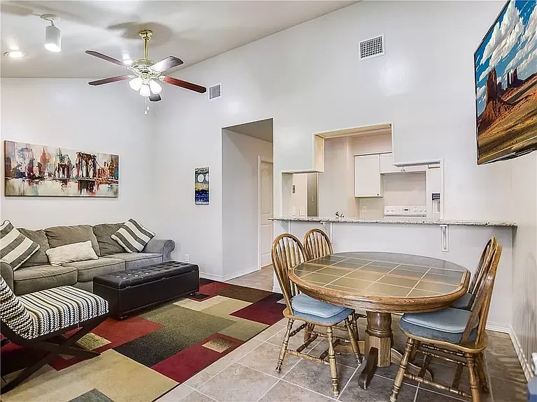 2905 Swisher St #307 — Photo 7