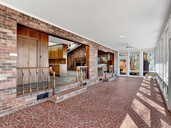 4th image of 412 Keck Ln