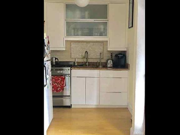 4th image of 228 Commonwealth Ave #2B