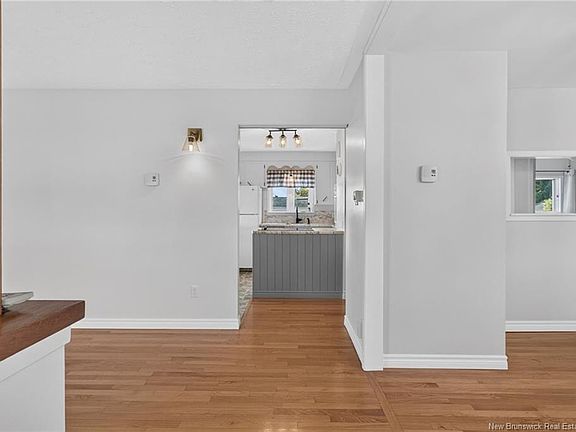 5th image of 22 Ashburn Ave