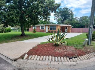 2443 Maple Leaf Dr E, Jacksonville, FL 32211