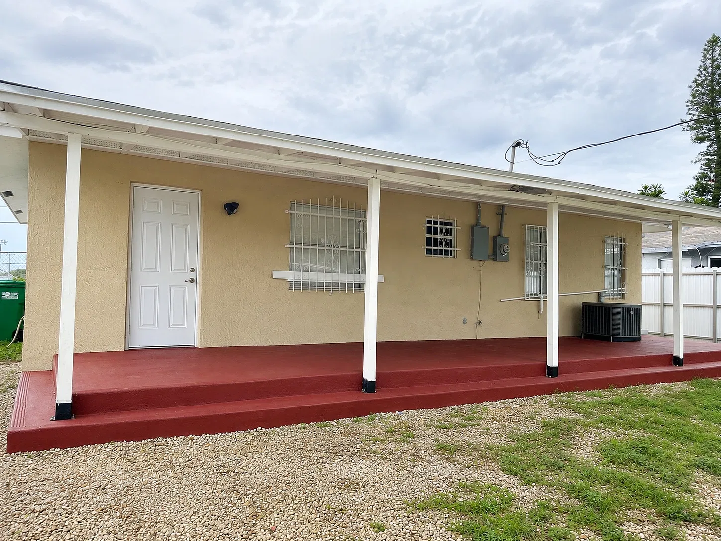 3 bed, 975 sqft, $2,500 — Photo 2