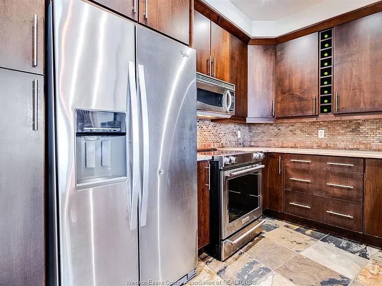 1225 Riverside Dr E #202 — Photo 6