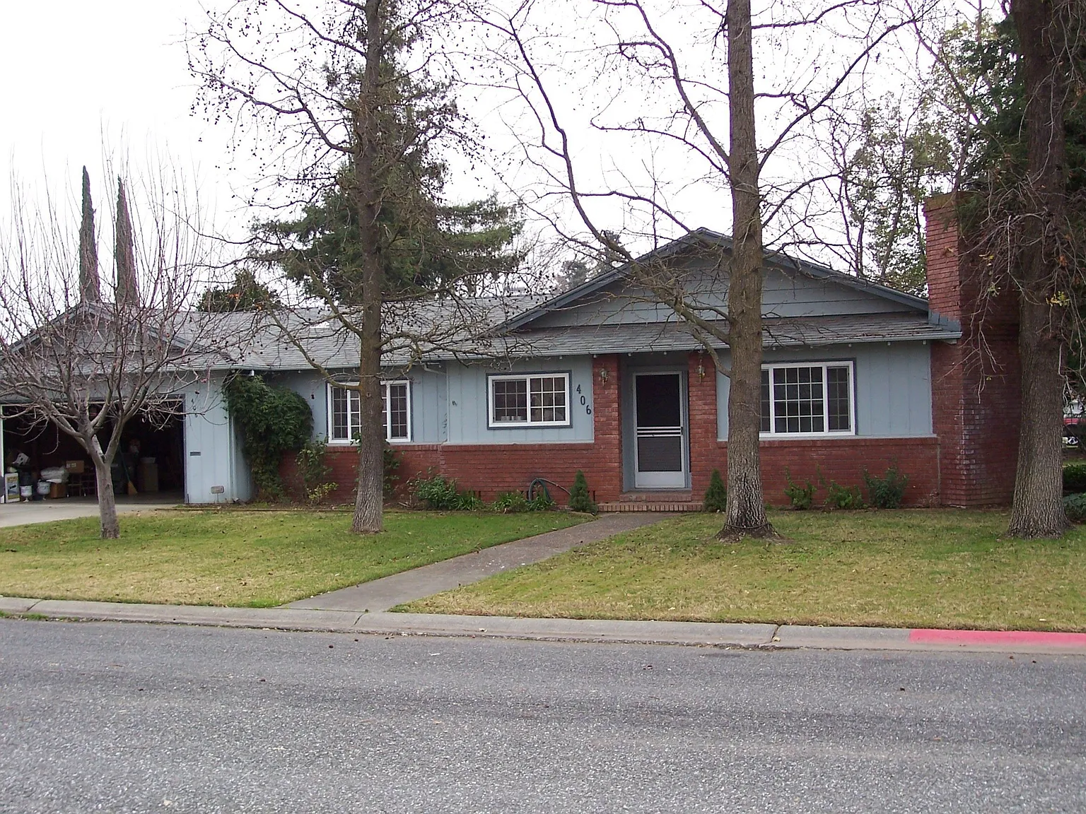 406 S Murdock Ave photo 1