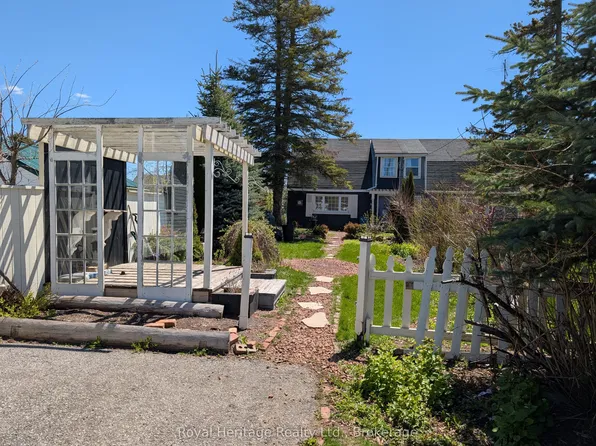89 Lindsay St, Kawartha Lakes, ON K0M 1N0