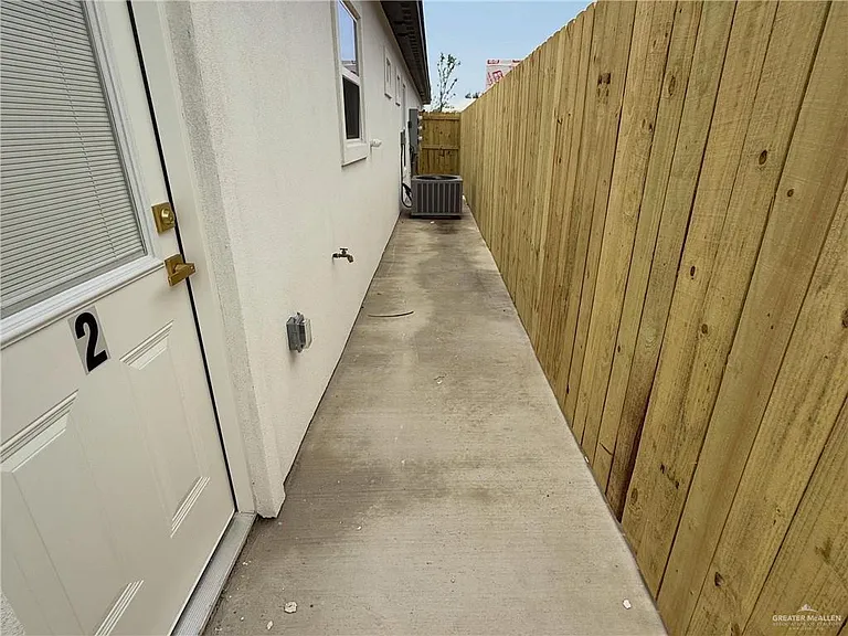 1302 Rosewood Ln #2 — Photo 13