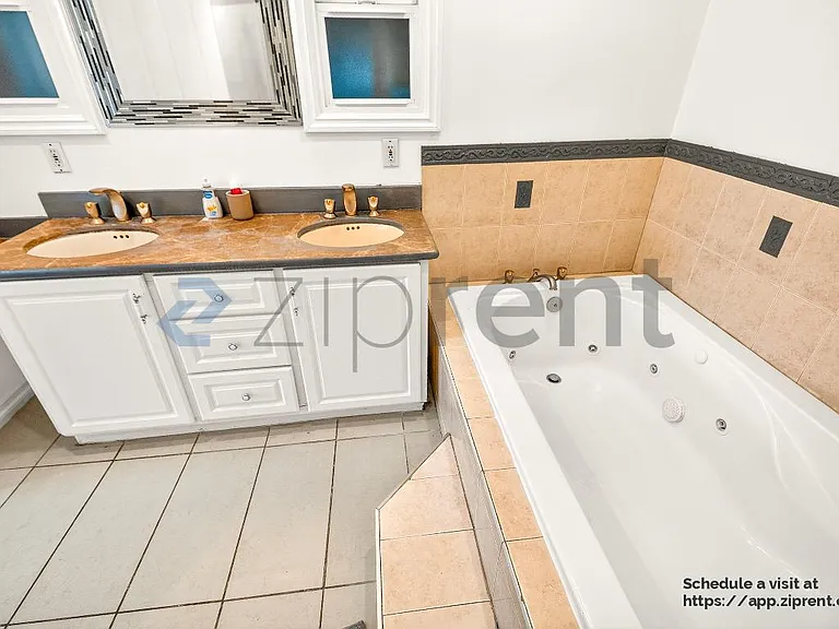 138 N Hamel Dr — Photo 20